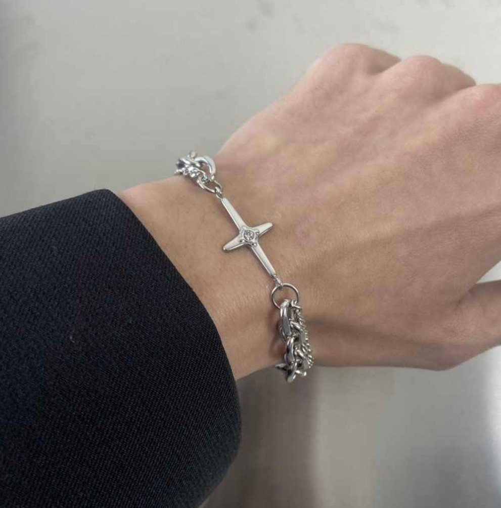Y2K Star bracelet - Image 3