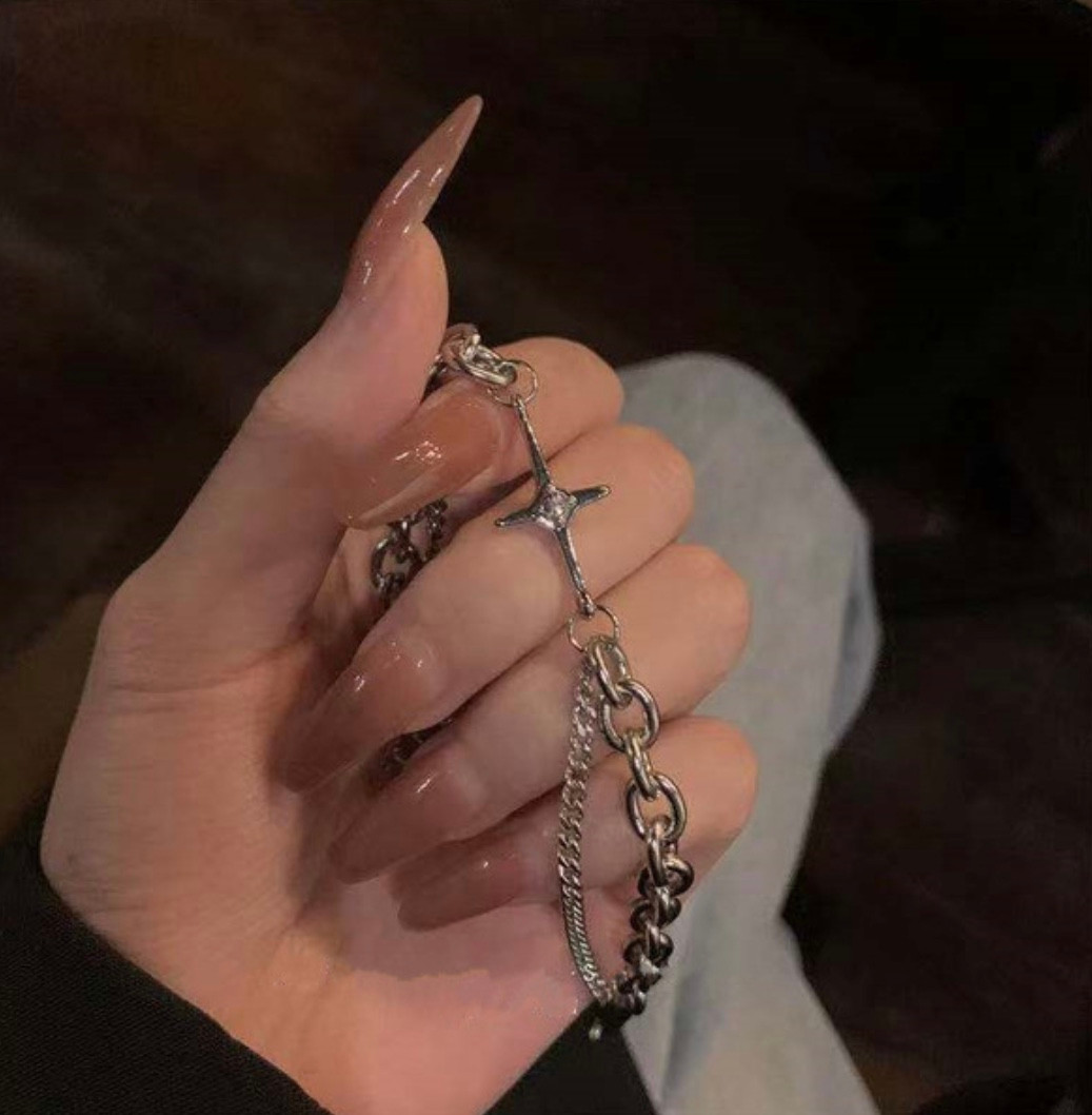 Y2K Star bracelet - Image 4