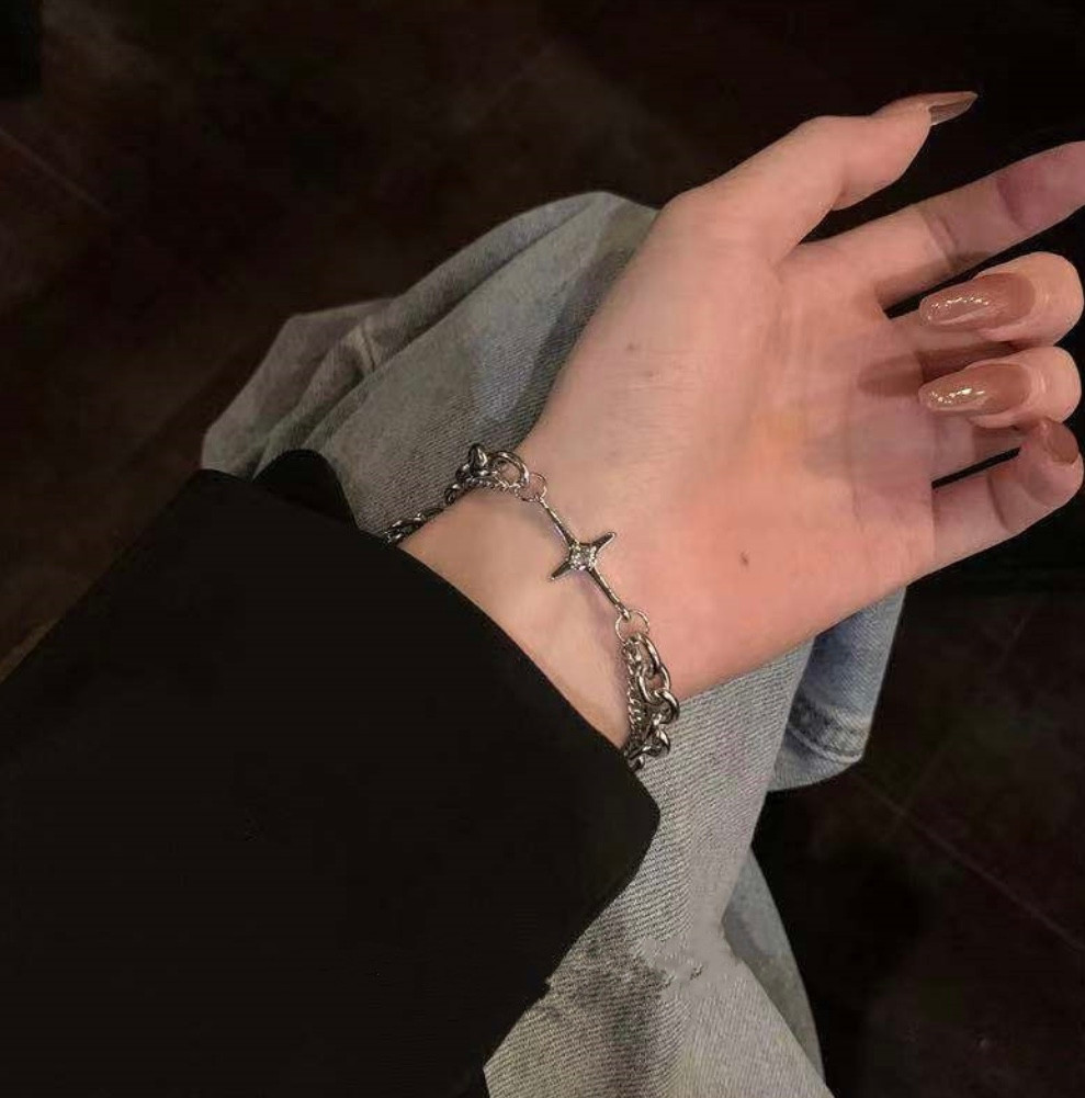 Y2K Star bracelet - Image 2