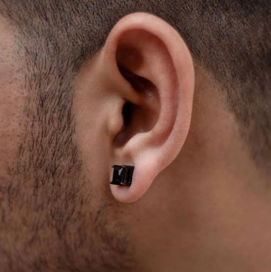 Fake Earring - Image 3