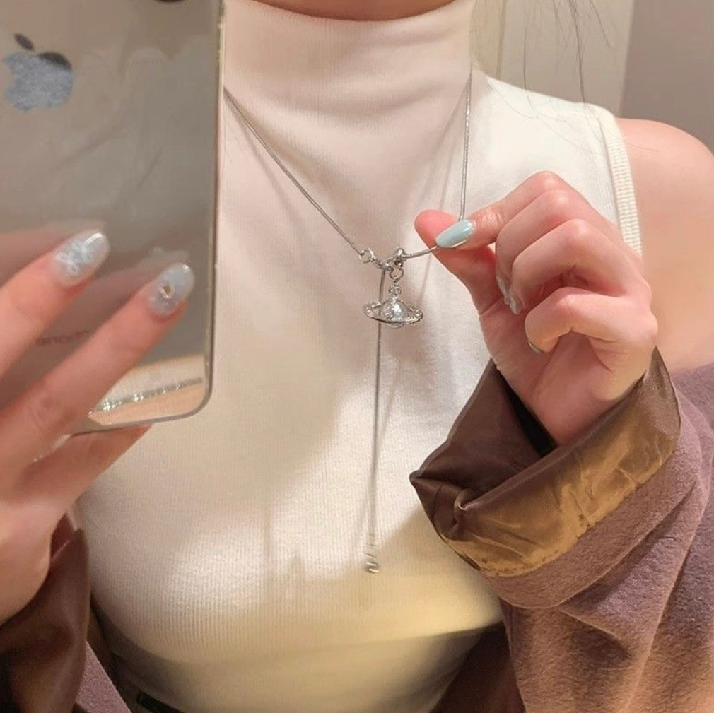 VVW Orb Necklace - Image 4