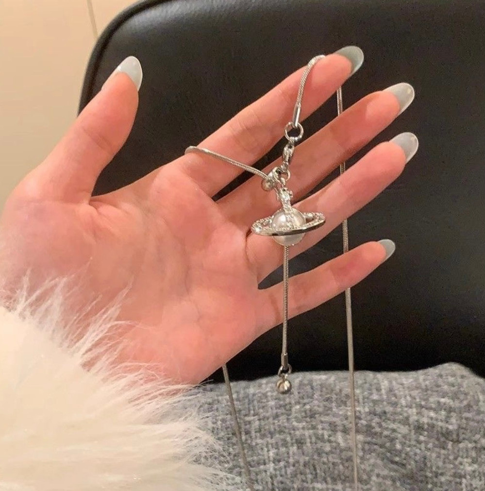 VVW Orb Necklace - Image 5